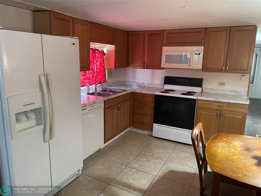Davie, FL 33324,1711 SW 84th Ave
