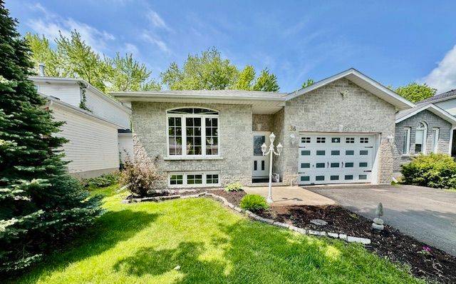 Loyalist, ON K7N 2A2,136 Amy Lynn DR