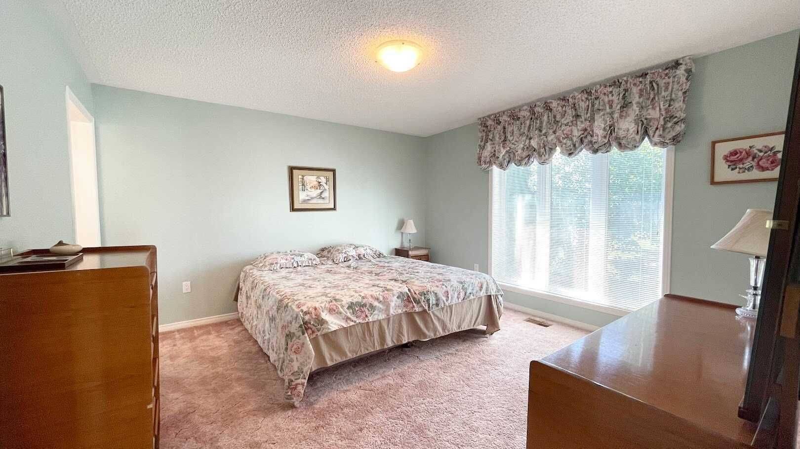 Centre Wellington, ON N0B 1J0,118 White Bark WAY
