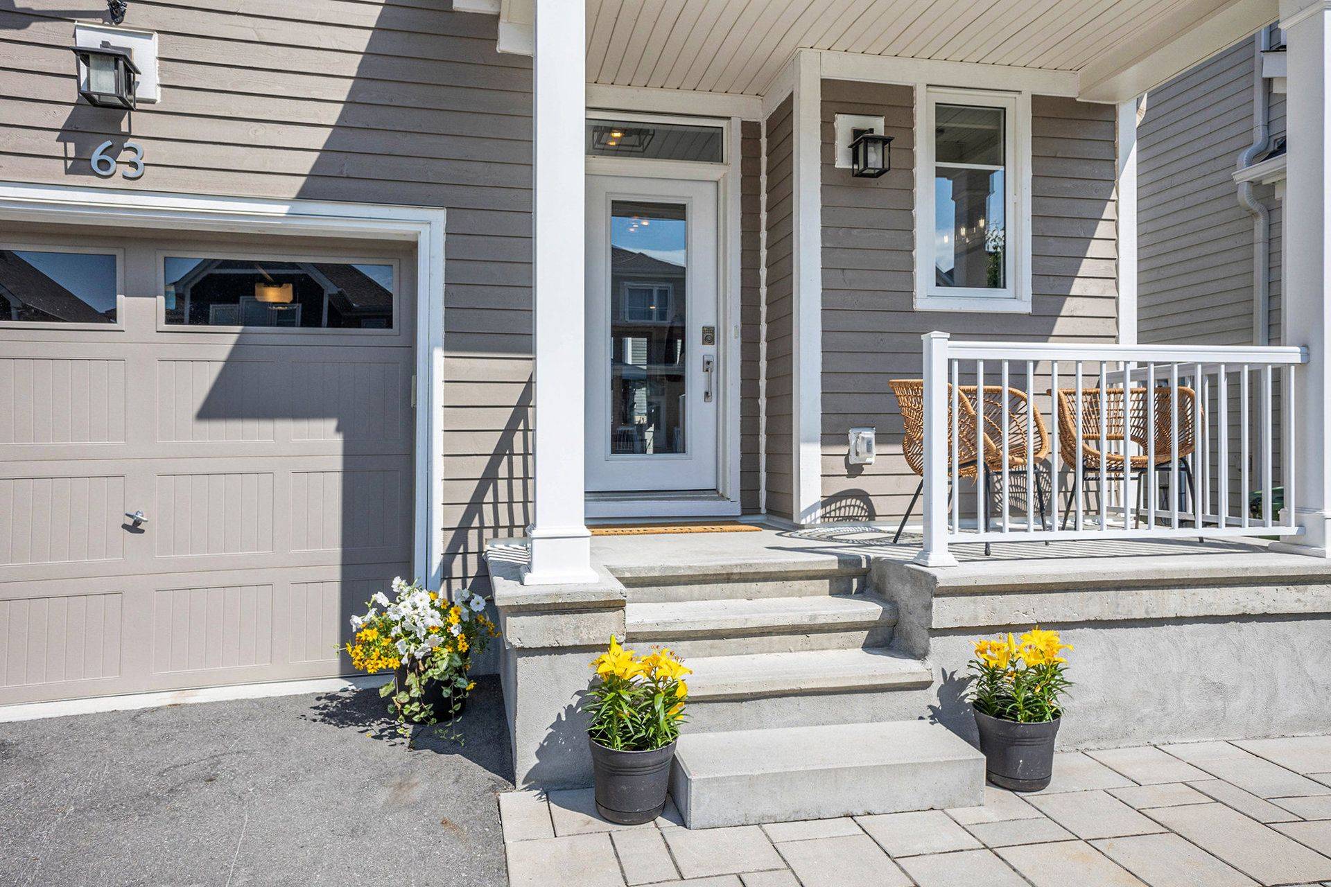 Stittsville - Munster - Richmond, ON K0A 2Z0,63 Pelham CRES