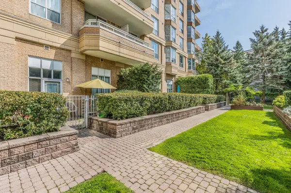 Toronto C11, ON M4H 1P3,11 Thorncliffe Pk DR #204