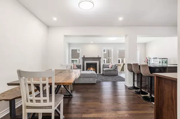 Kanata, ON K2V 0K3,552 Roundleaf WAY