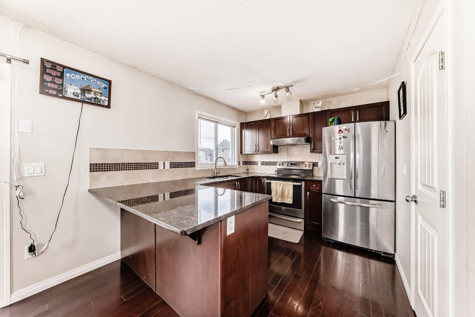 Calgary, AB T3J0S7,8370 Saddlebrook DR Northeast