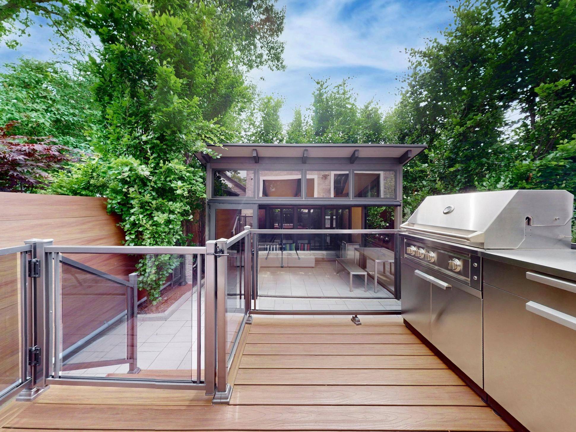 Toronto E03, ON M4C 4K4,330 Cedarvale AVE
