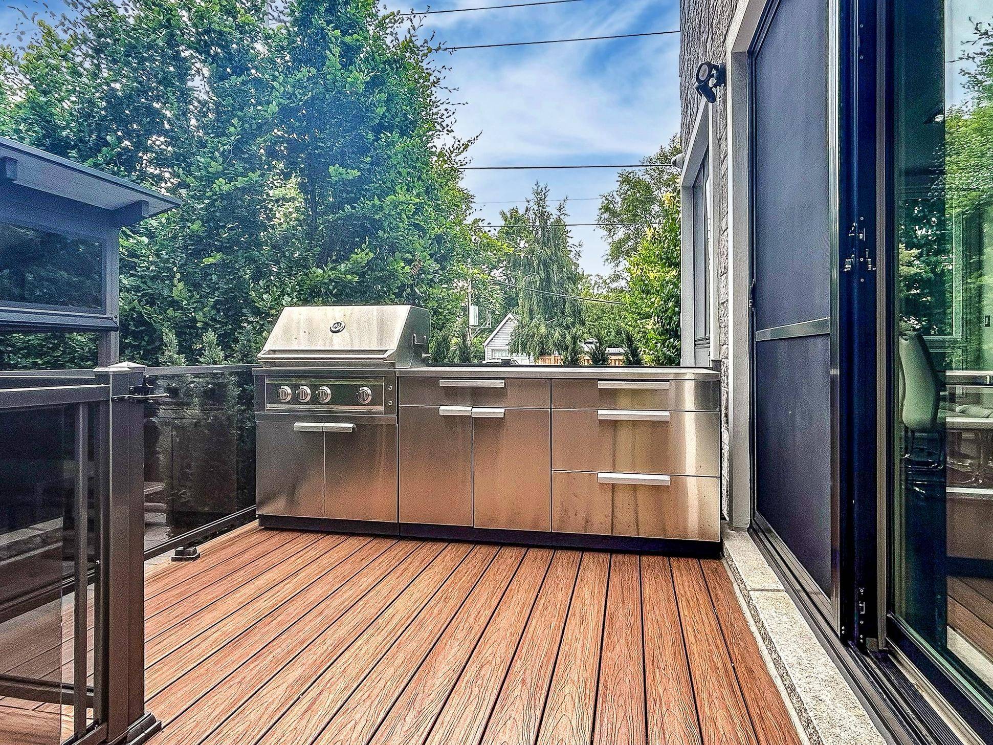 Toronto E03, ON M4C 4K4,330 Cedarvale AVE