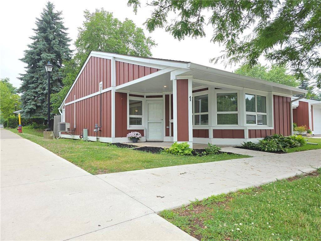 1 Szollosy CIR, Hamilton, ON L9B 1T8