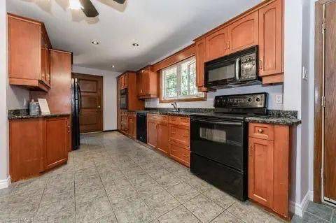 Kitchener, ON N2B 2L3,87 Secord AVE