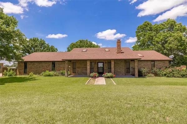 De Leon, TX 76444,300 County Road 4511