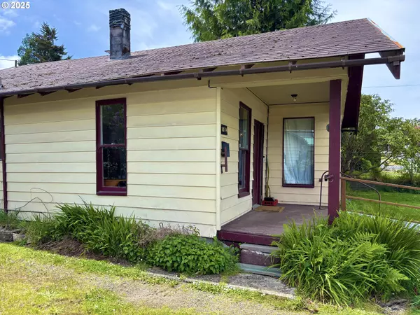 Reedsport, OR 97467,1074 FIR AVE