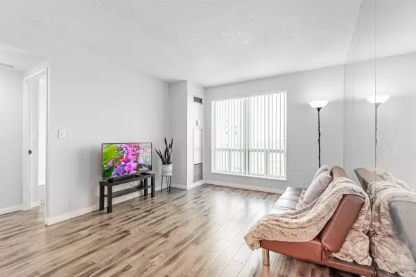 Toronto E09, ON M1H 3J2,1 Lee Centre DR #1601