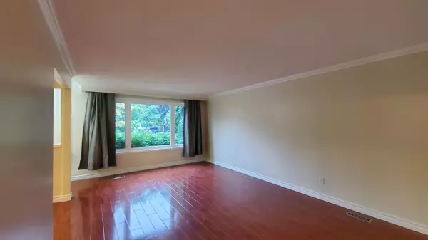 Oshawa, ON L1H 1V9,1206 Wakefield CRES