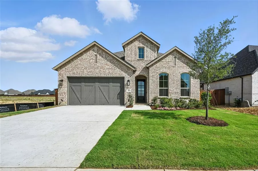 805 Running Iron Trail, Mansfield, TX 76052