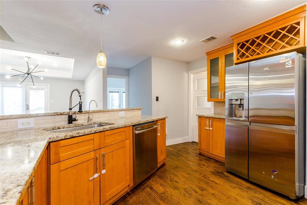 Dallas, TX 75204,1323 Saint Joseph Street #17