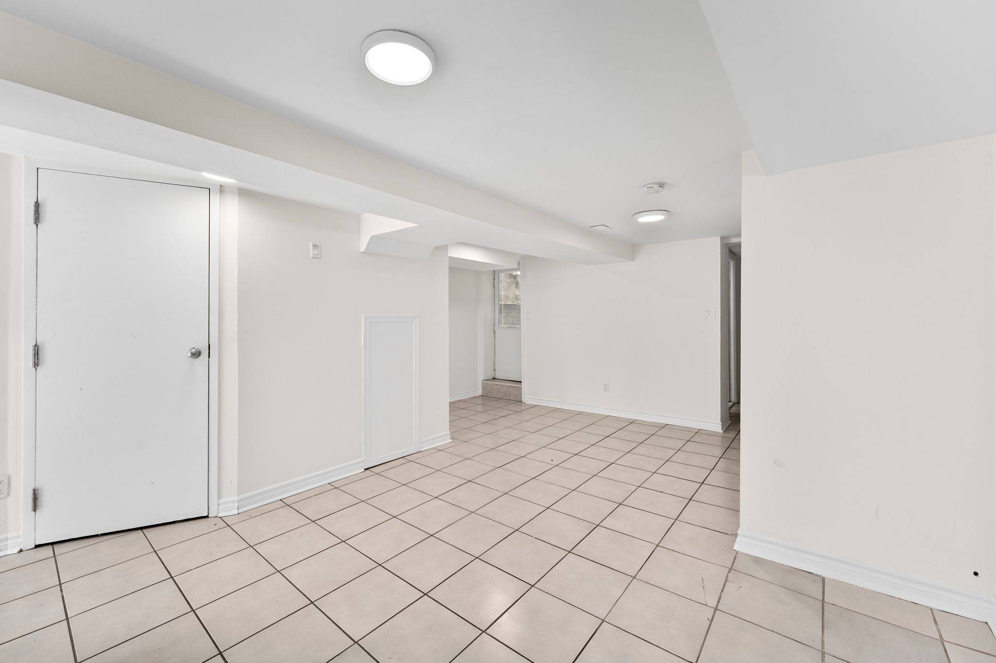 Toronto C01, ON M6J 3A1,261 Ossington AVE #1