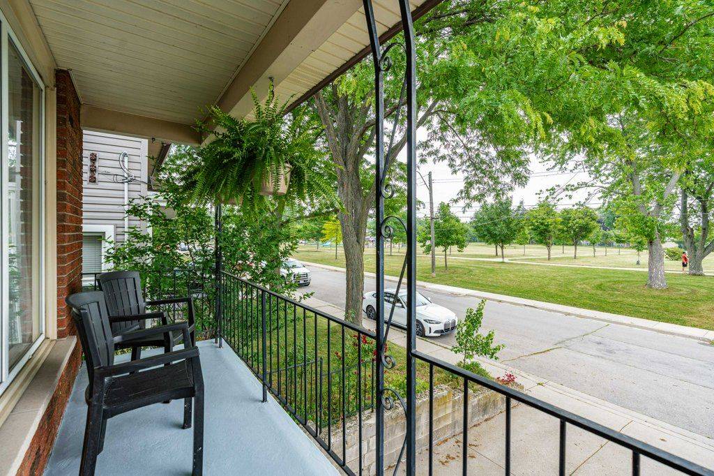 Hamilton, ON L8V 3Z1,82 East 36th ST