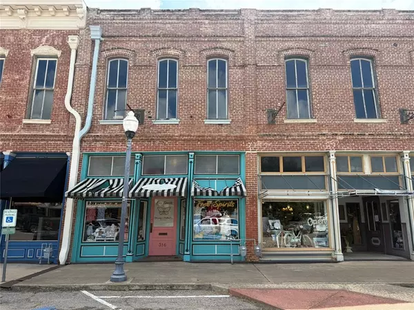 Bonham, TX 75418,316 N Main Street