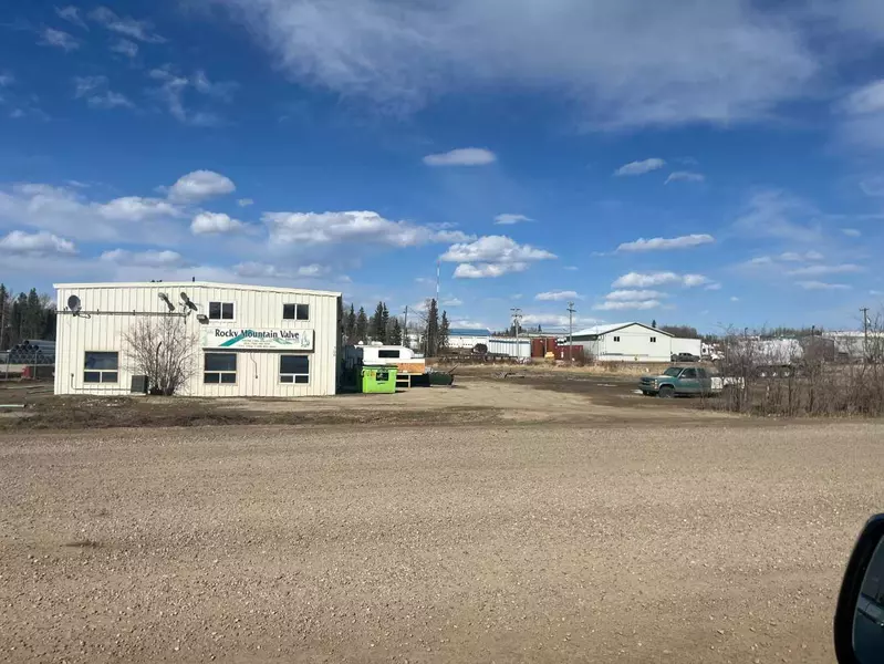 306 1 AVE, Fox Creek, AB T0H1P0