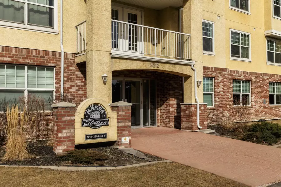 2212 34 AVE SW #104, Calgary, AB t2t 2c6