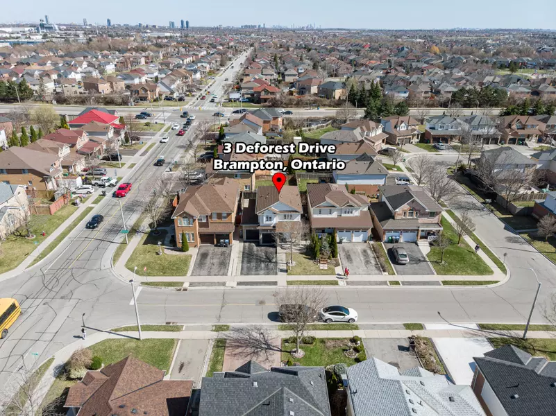 3 Deforest DR, Brampton, ON L7A 2Y3