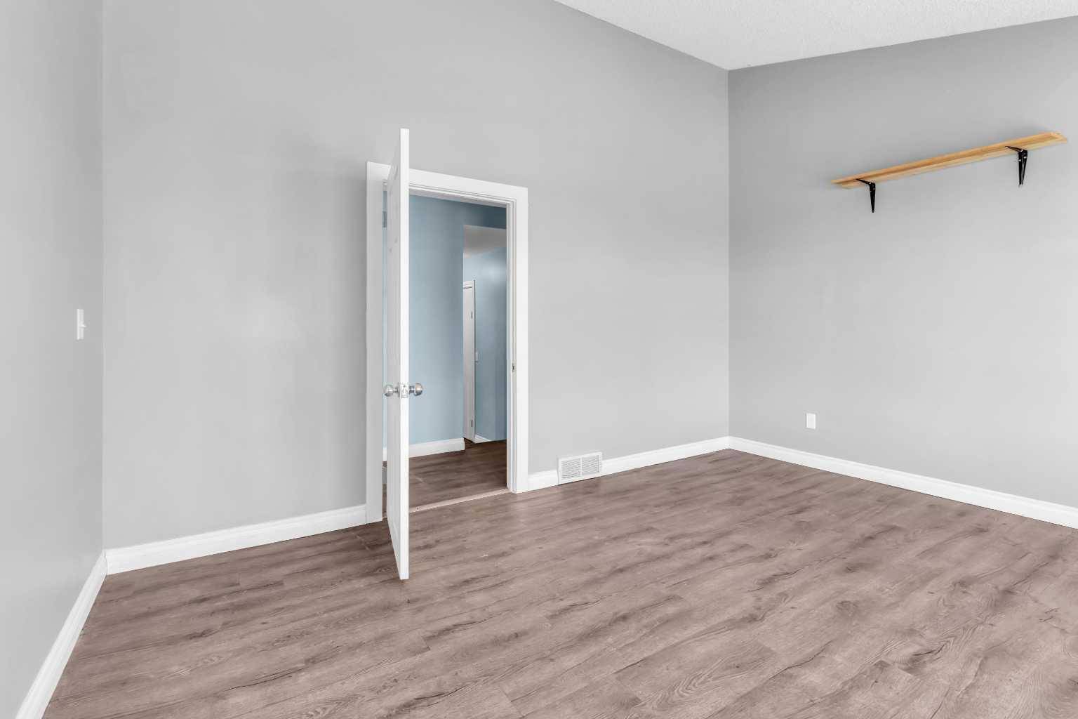 Calgary, AB T1Y4R6,111 Pinemill Mews Northeast