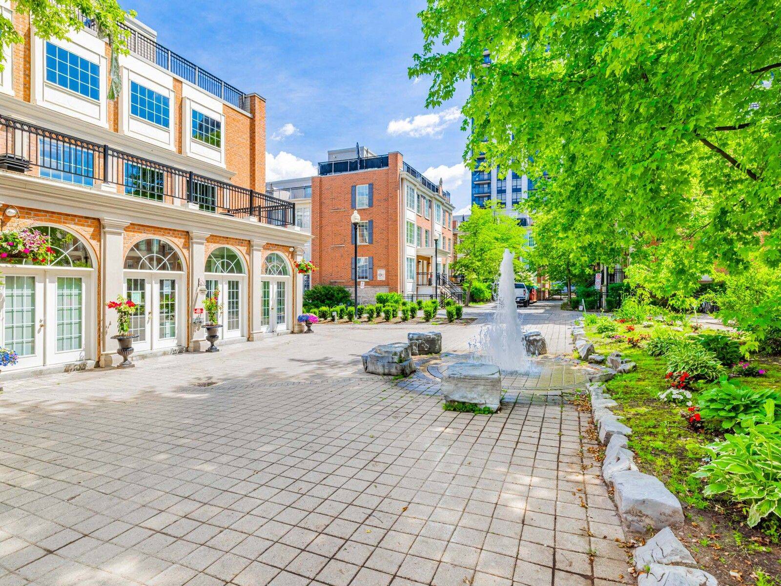 Toronto C14, ON M2N 7C3,5 Everson DR #1016