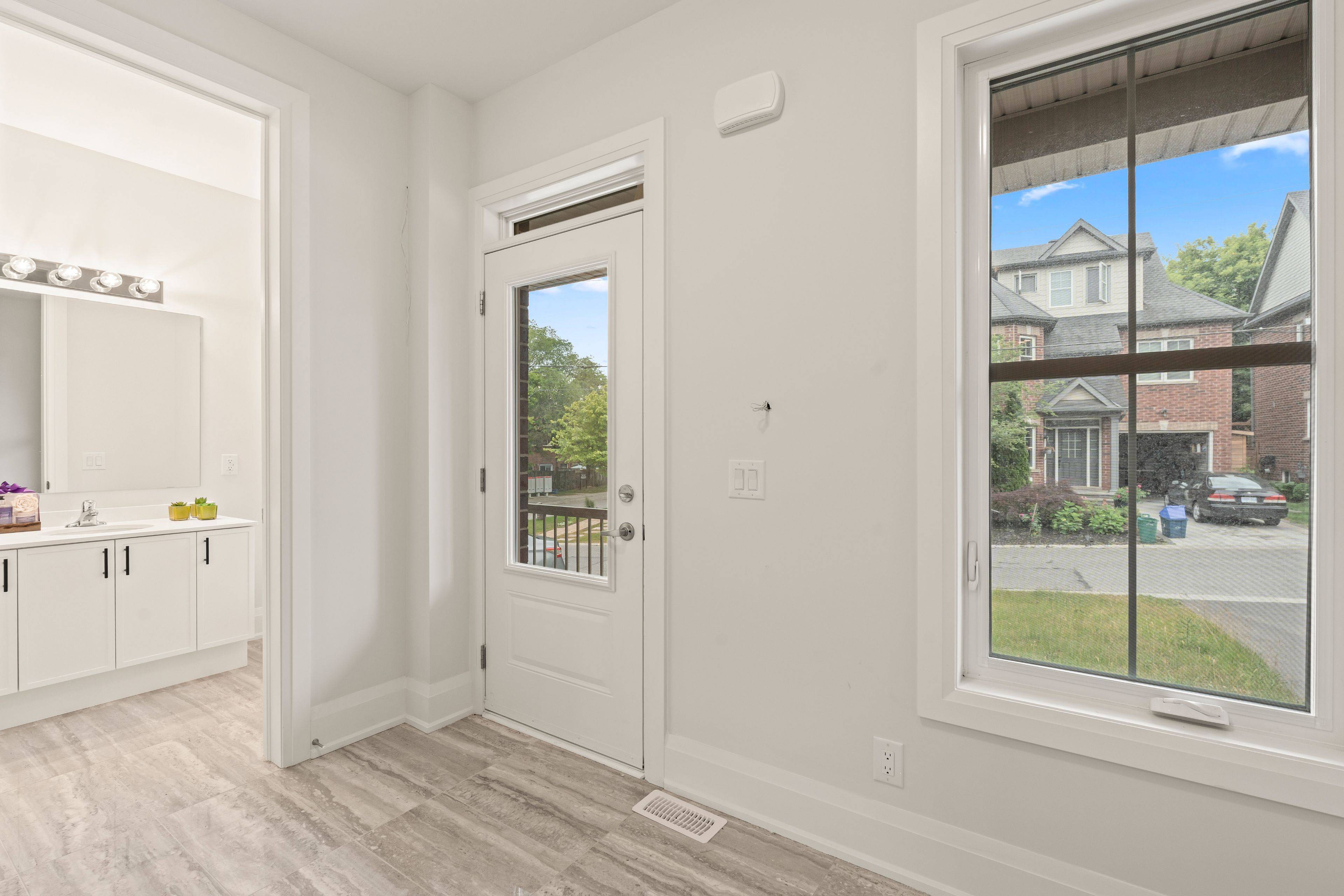 Markham, ON L3P 2B5,14 Deer Park LN