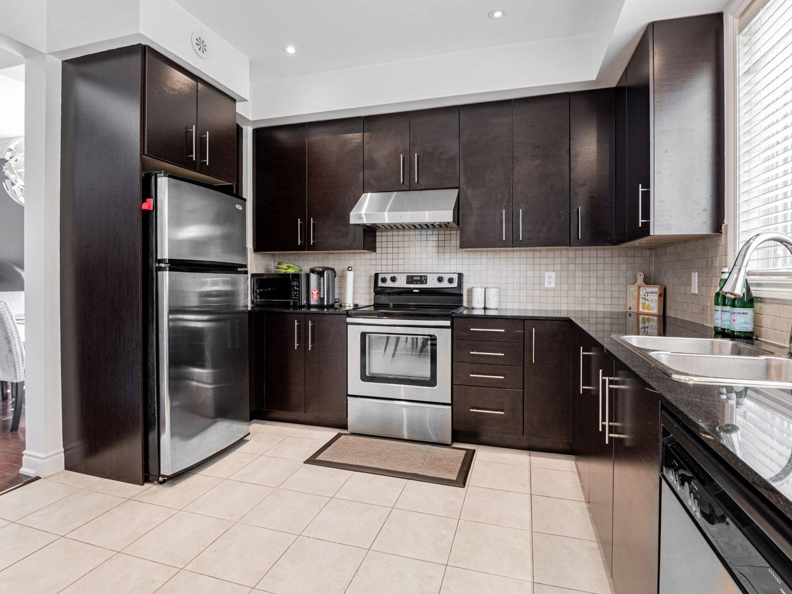 Markham, ON L3T 0B6,271 South Park RD #TH27