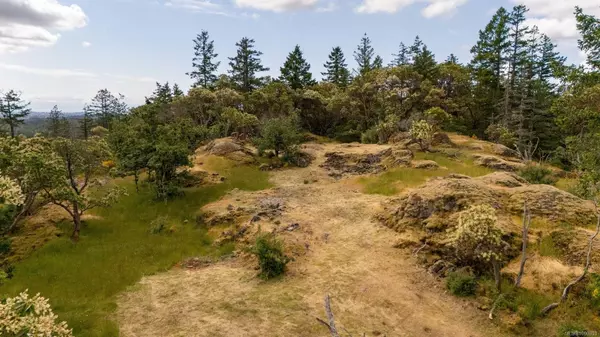 Saanich, BC V9E 1J4,140 Petworth Dr
