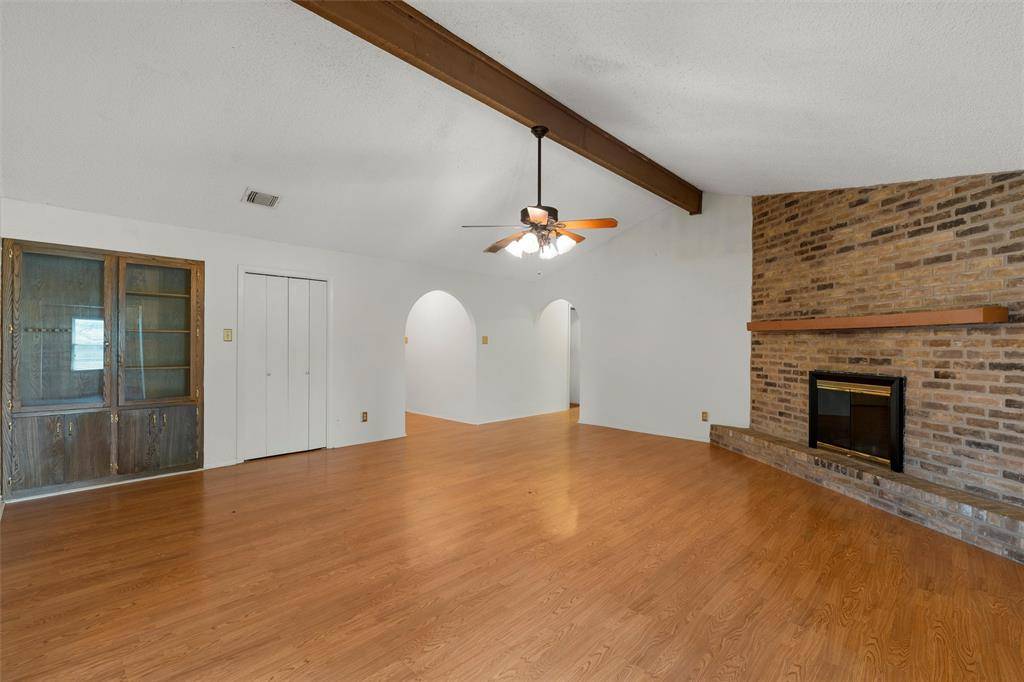 Lorena, TX 76655,111 Thompson Circle