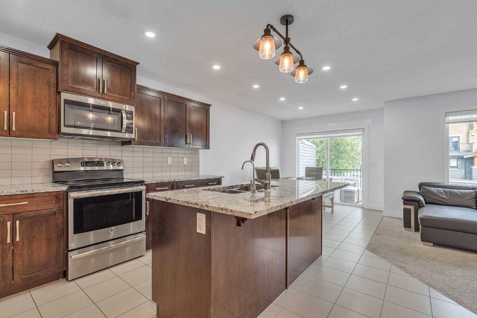 Calgary, AB T3R0N5,15 Kincora CRES NW