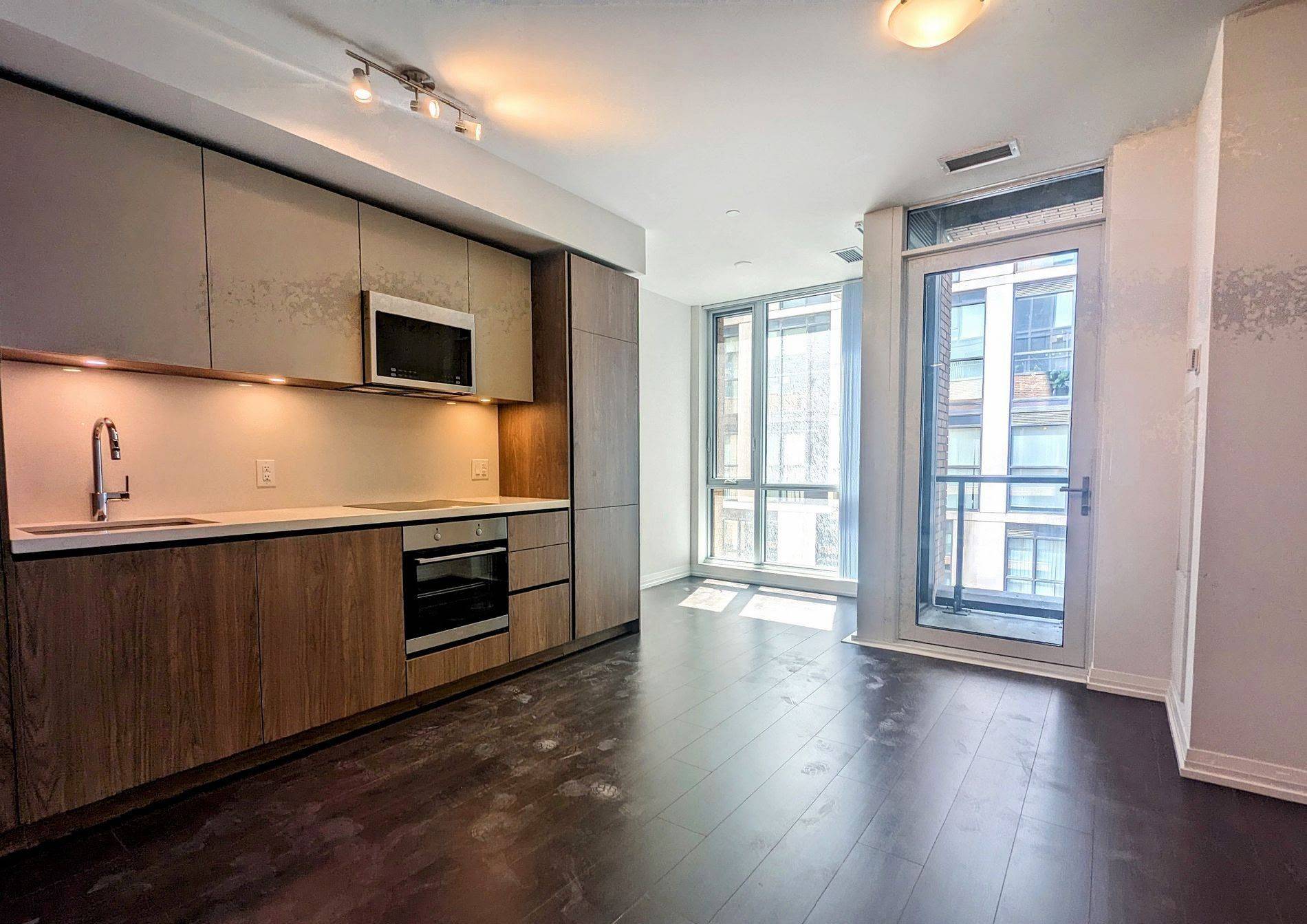 8 Widmer ST #1201, Toronto C01, ON M5V 0W6