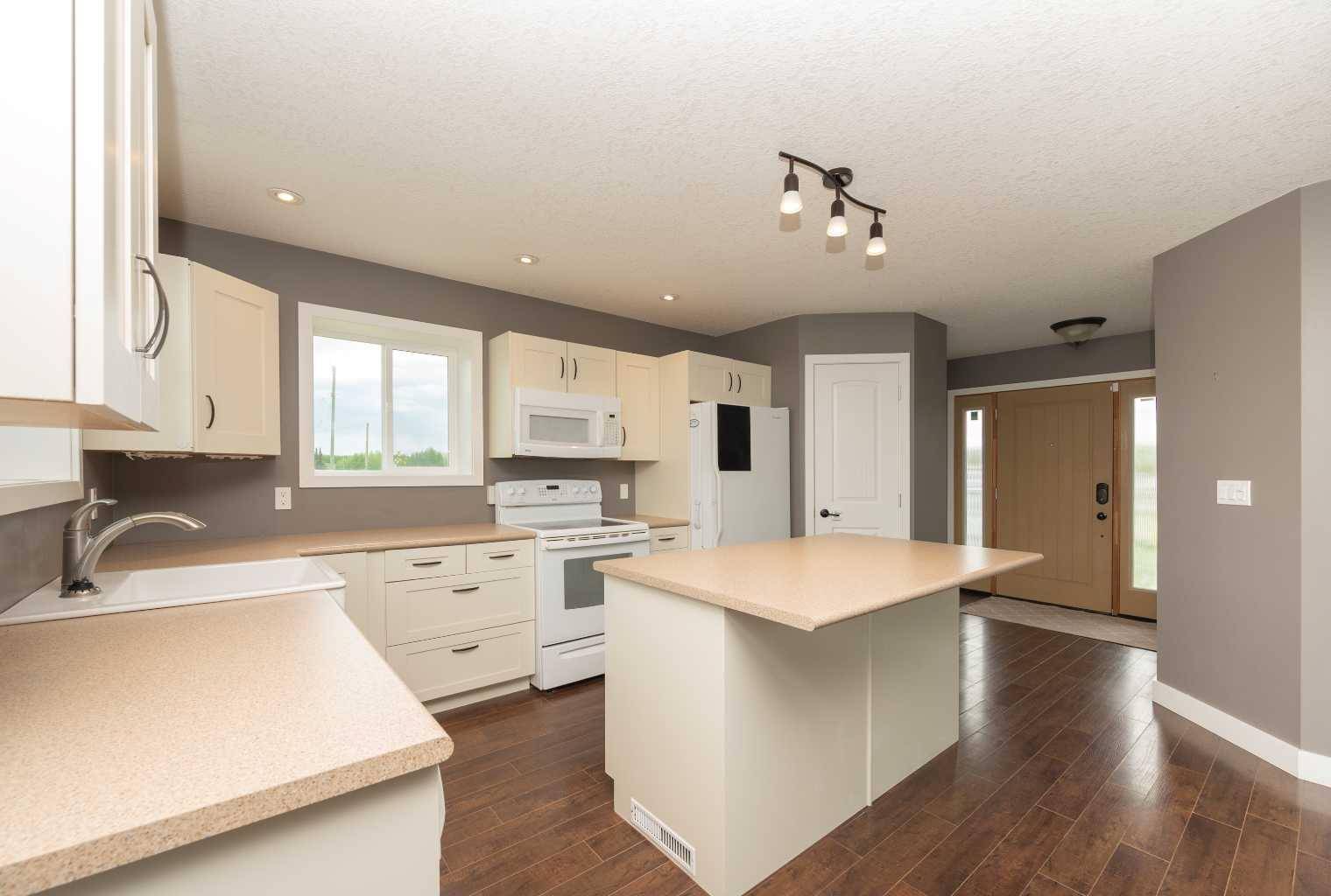 Island Lake, AB T9S 2A6,28, 241044 Highway AVE