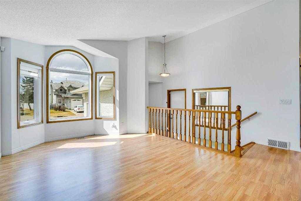 Calgary, AB T1Y 6R1,24 Del Monica PL Northeast