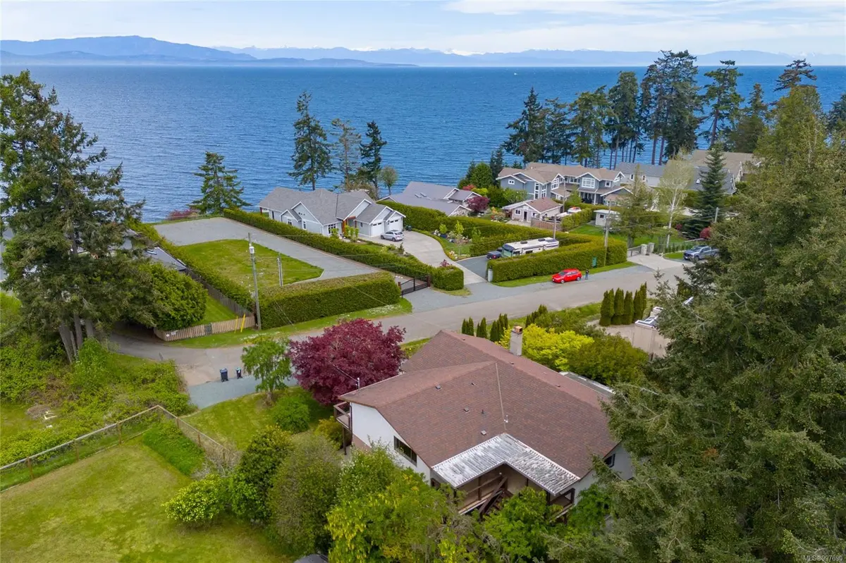 Parksville, BC V9P 1Z9,886 Cavin Rd