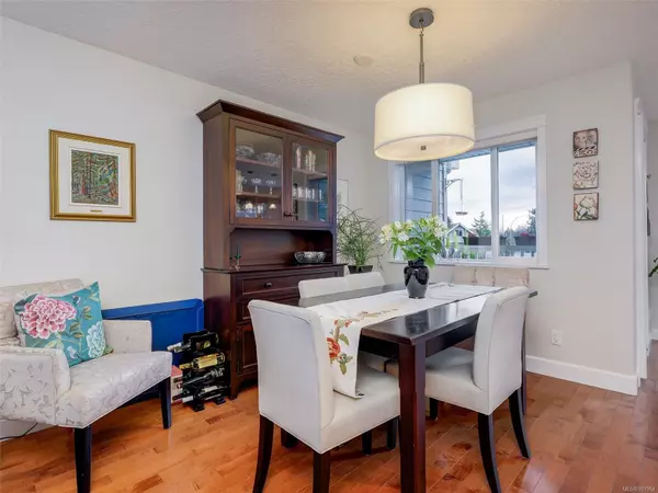 Victoria, BC V8T 3S6,2921 Cook St #9