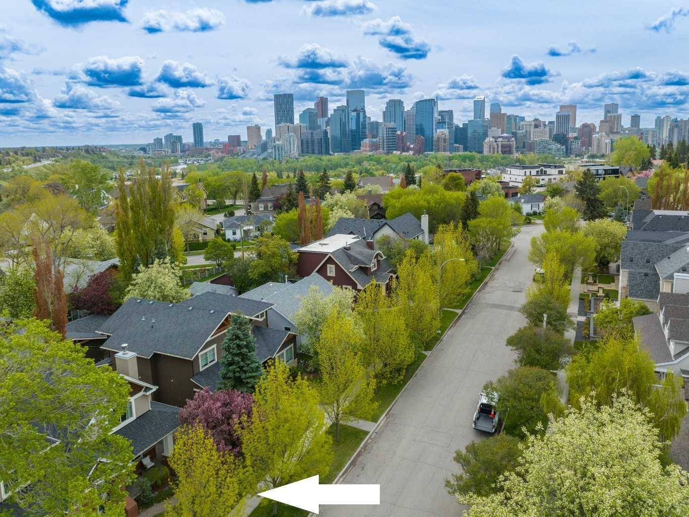 Calgary, AB T2M3H2,1332 7 ST NW