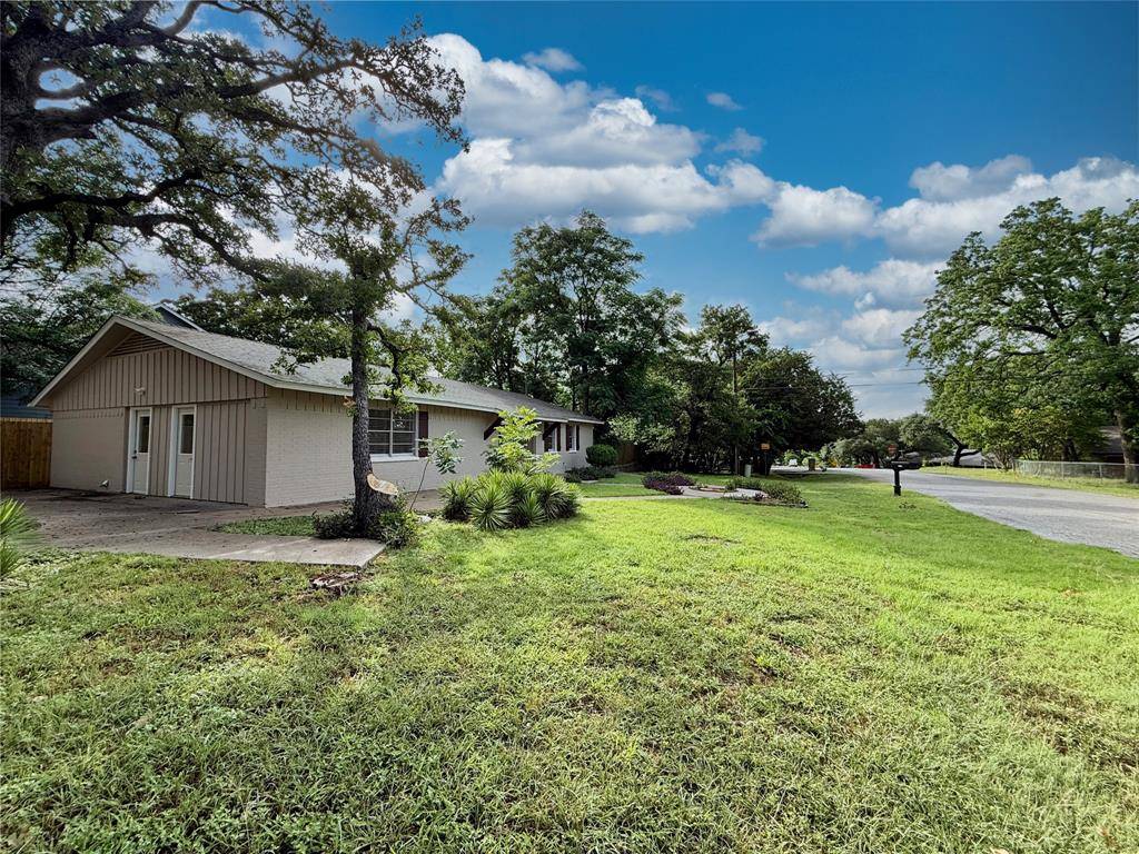 Granbury, TX 76048,2101 Boca Vista Drive