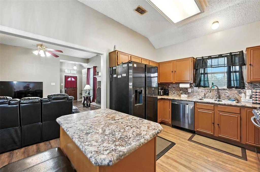 Desoto, TX 75115,1630 Mockingbird Lane