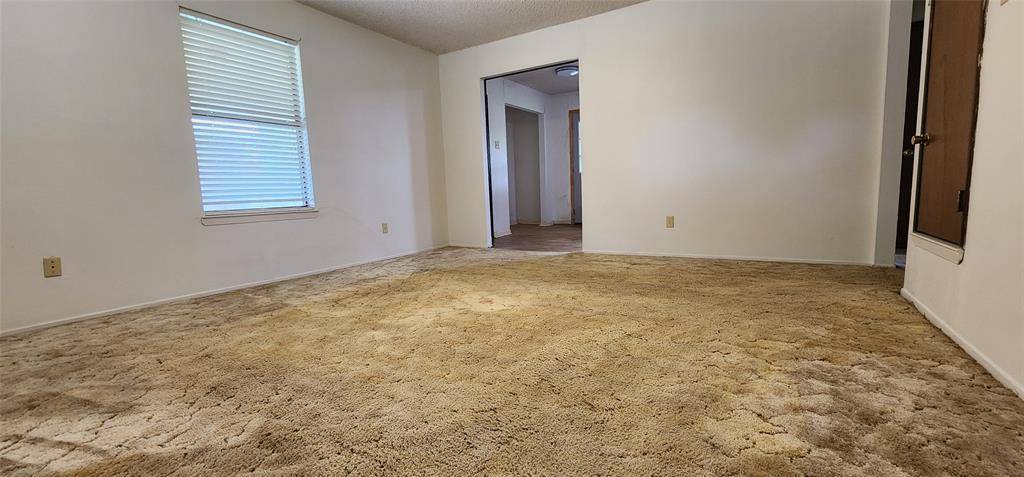 Mexia, TX 76667,717 Contour Drive