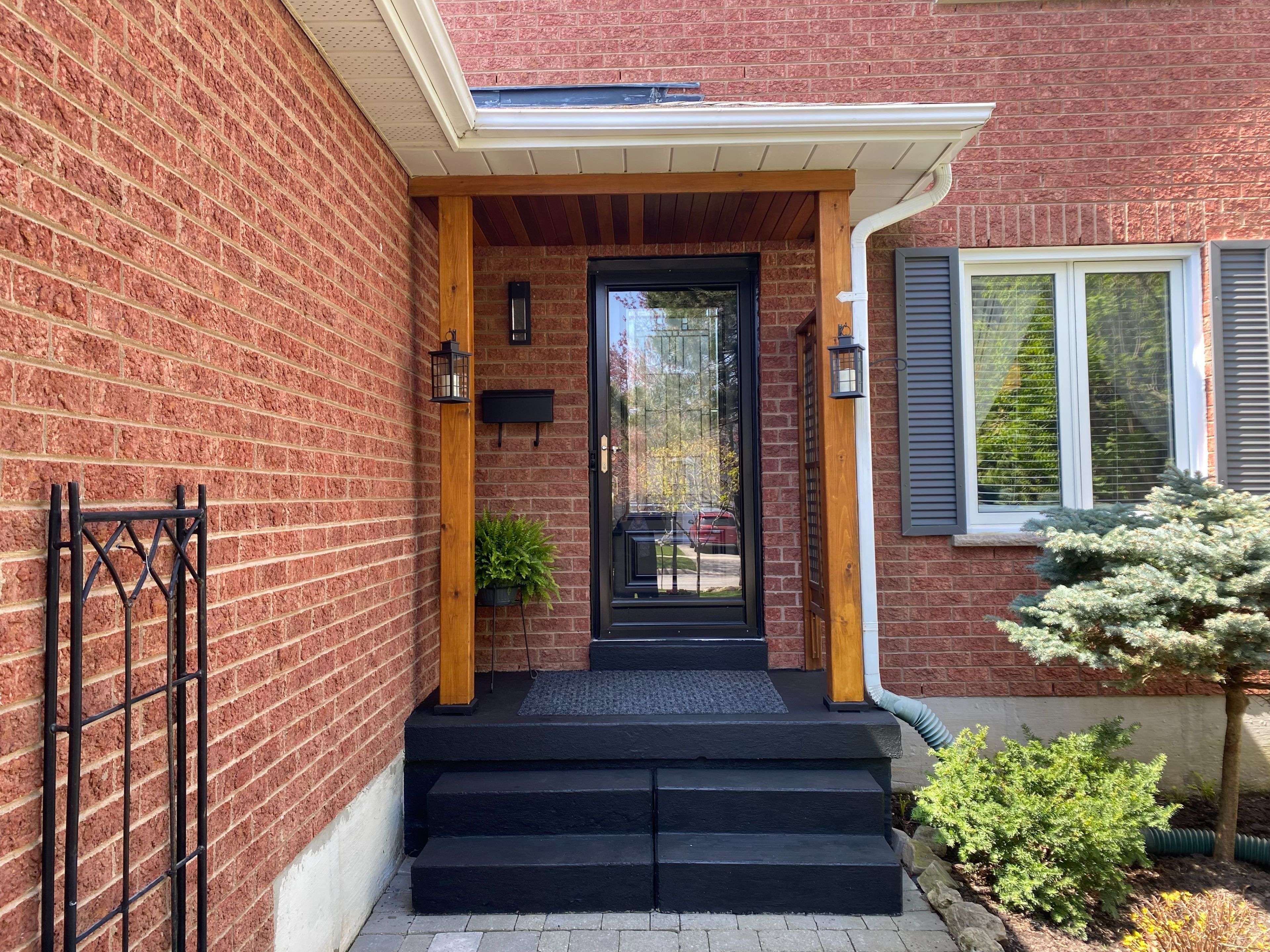 Orangeville, ON L9W 4S1,128 Elaine DR