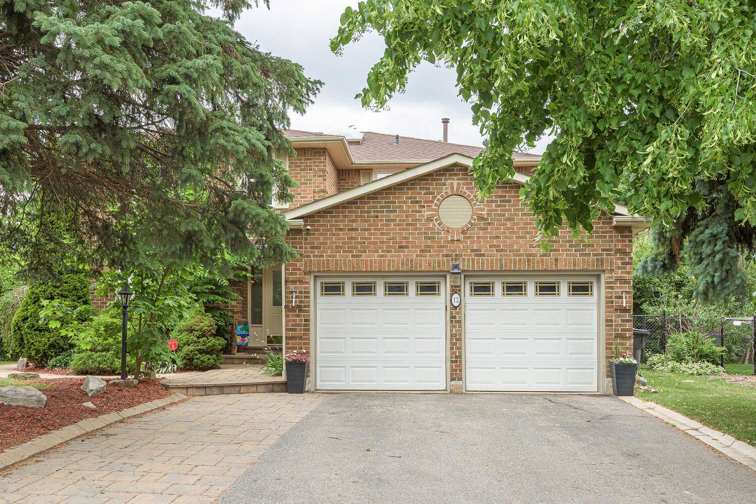 Brampton, ON L6Z 3C3,12 Barr CRES