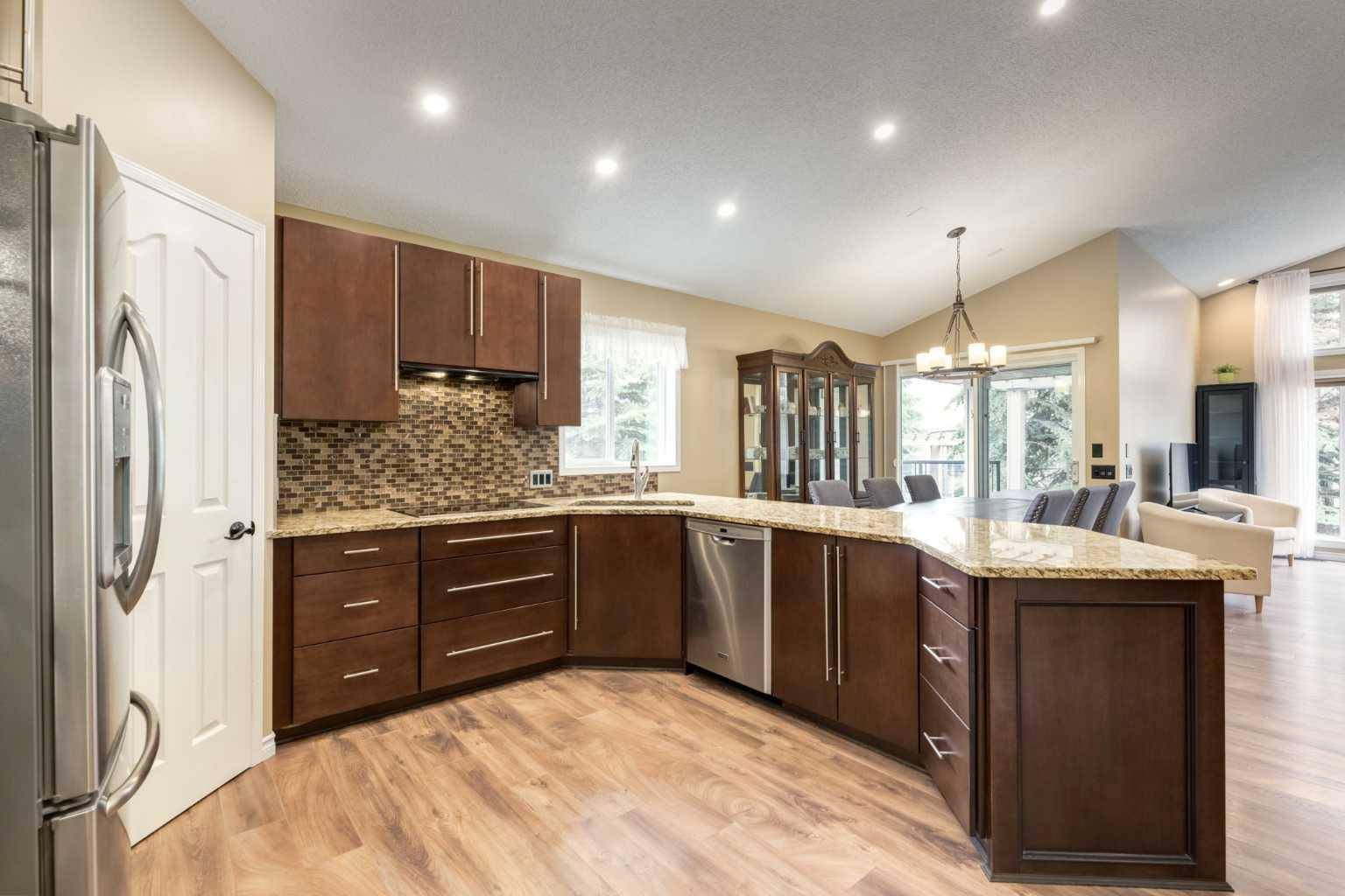 Calgary, AB T3A 5Z5,36 Hidden Ranch Mews Northwest