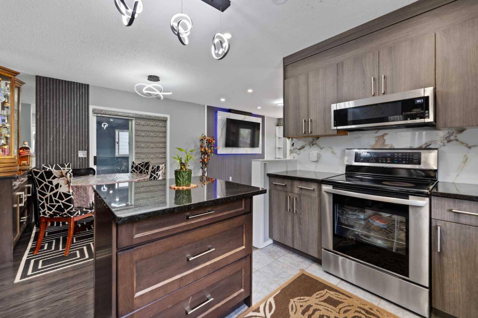 Calgary, AB T3J 3L2,265 Martinglen WAY NE