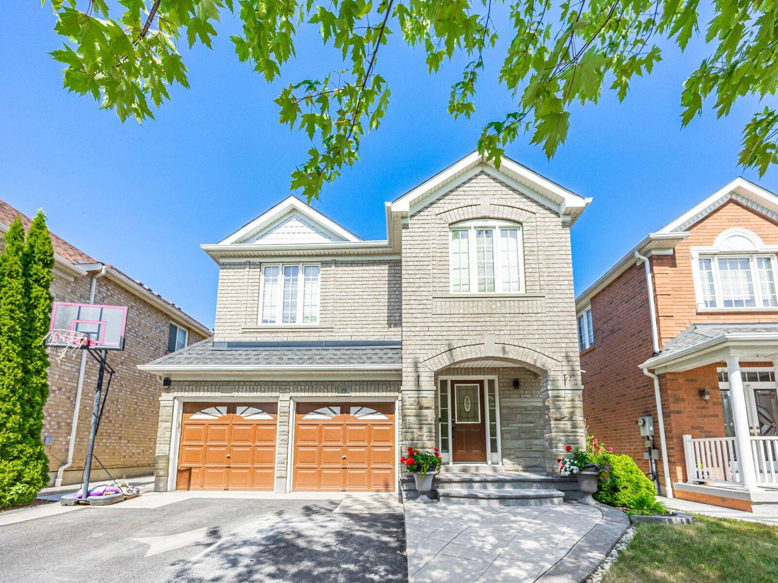 Ajax, ON L1T 4X9,19 Clapperton DR
