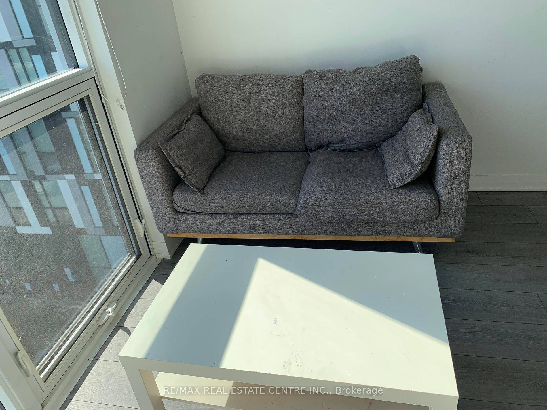 Oshawa, ON L1G 4Y3,1900 Simcoe ST N #541