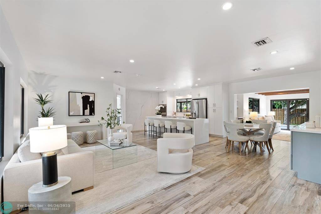 208 NE 16th Pl, Fort Lauderdale, FL 33305