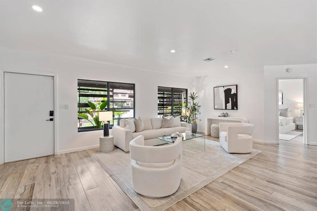 Fort Lauderdale, FL 33305,[StreetName,UnitNumber,StreetNumber,StreetDirPrefix]