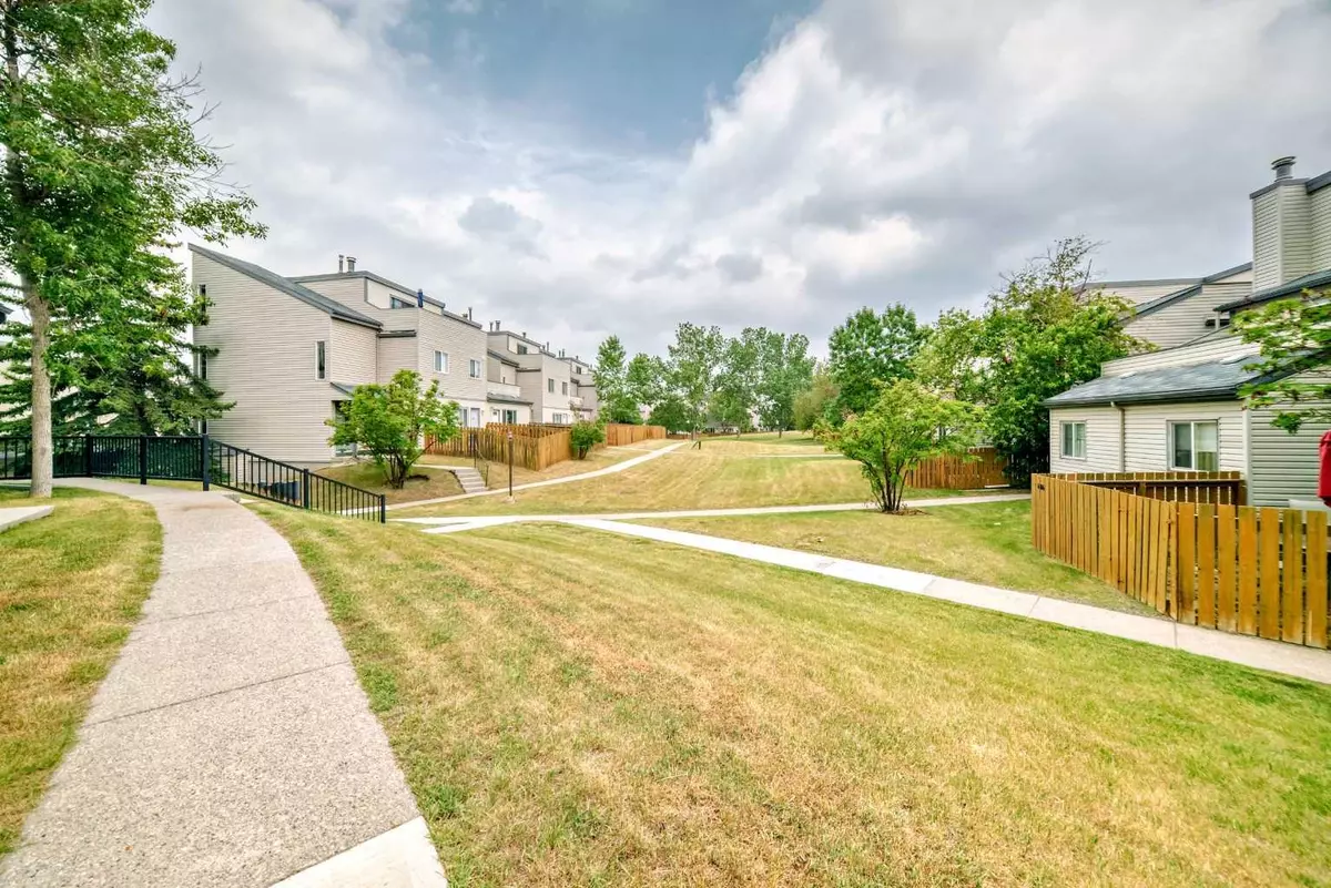 Calgary, AB T2N 4M1,1540 29 ST NW #702