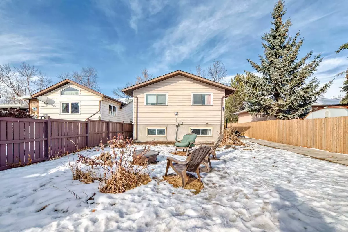 Calgary, AB T2B0J1,3456 31A AVE SE