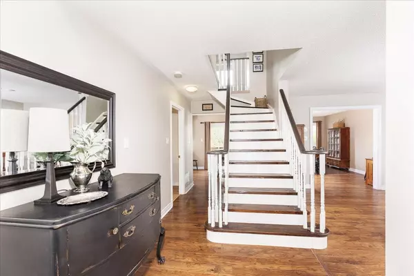 East Gwillimbury, ON L0G 1M0,340 King ST E